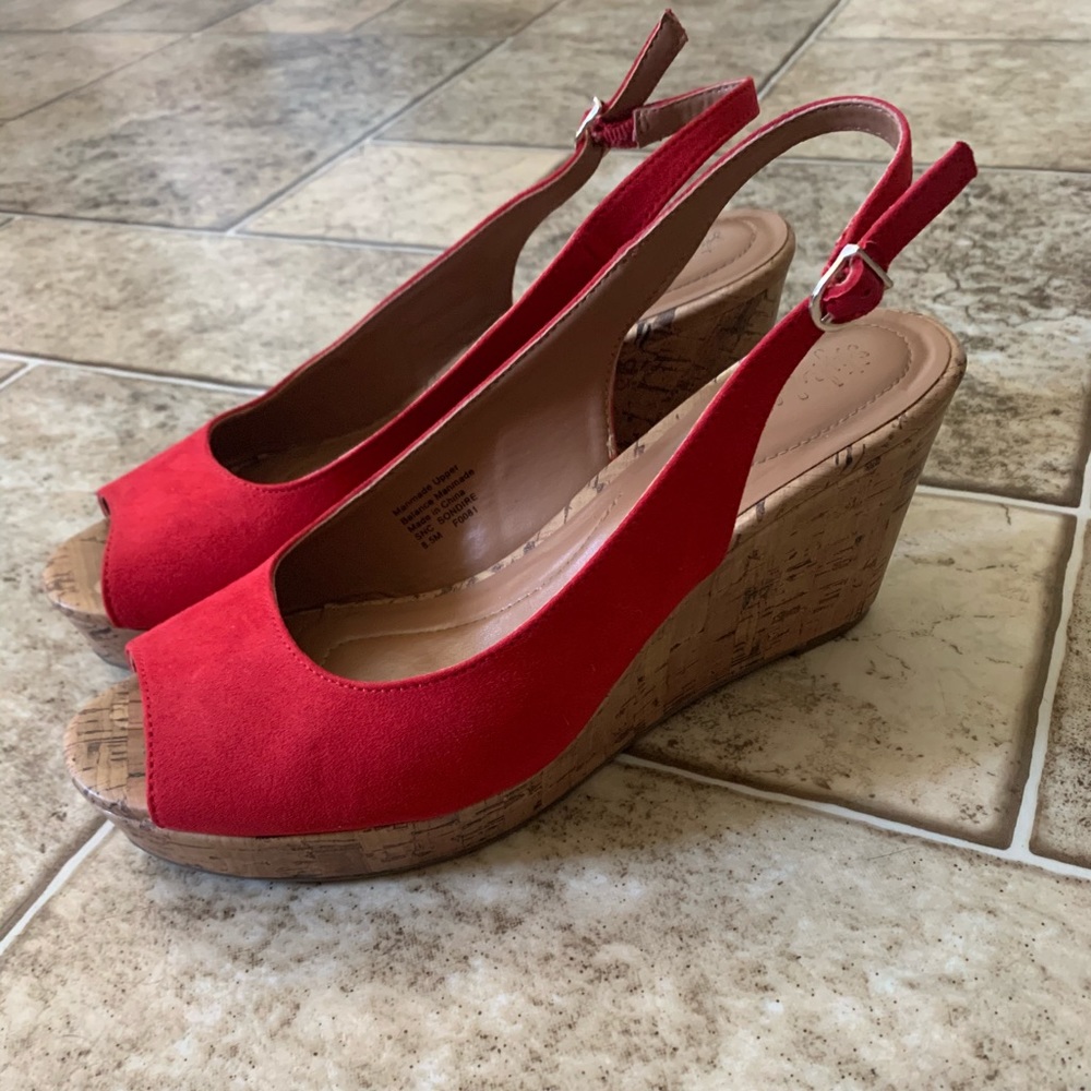 Red Sondire Platform Wedge Sandals